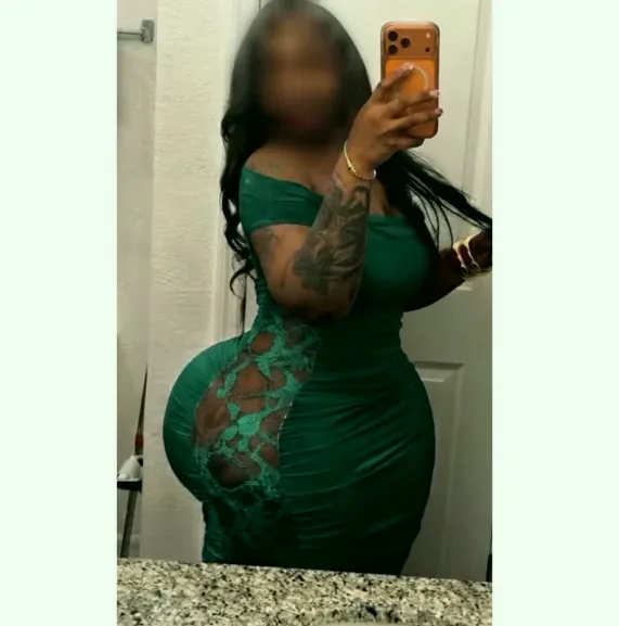 Andrea, 26