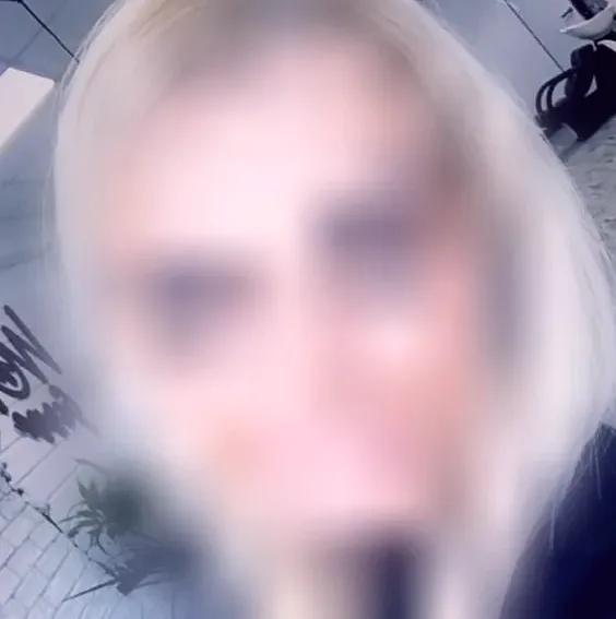 Carla, 37