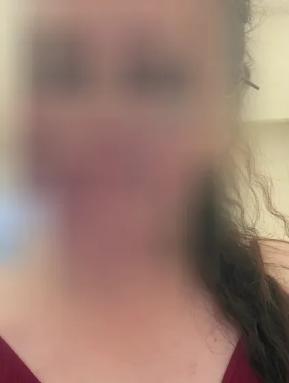 Claudia, 29