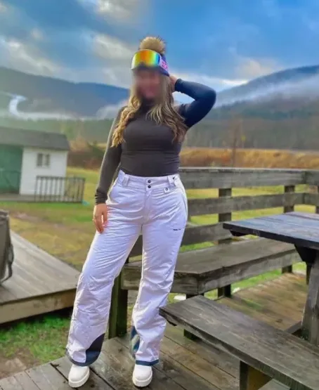 Daniela, 37