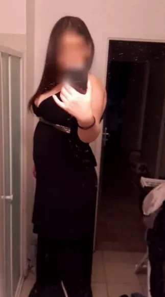 Helena, 39