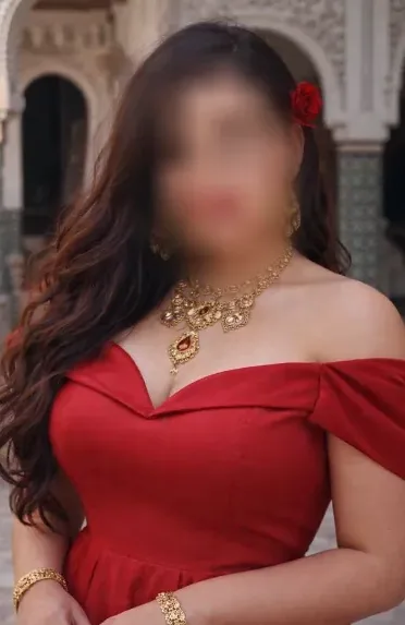 Pauline, 29