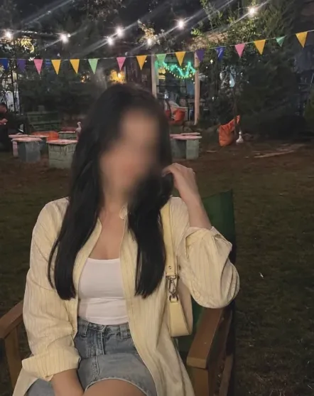 Sandra, 24