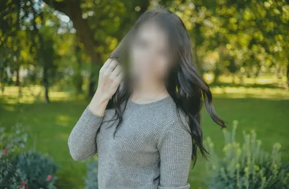 Simone, 32