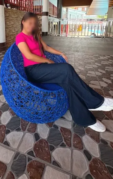 Sophie, 36